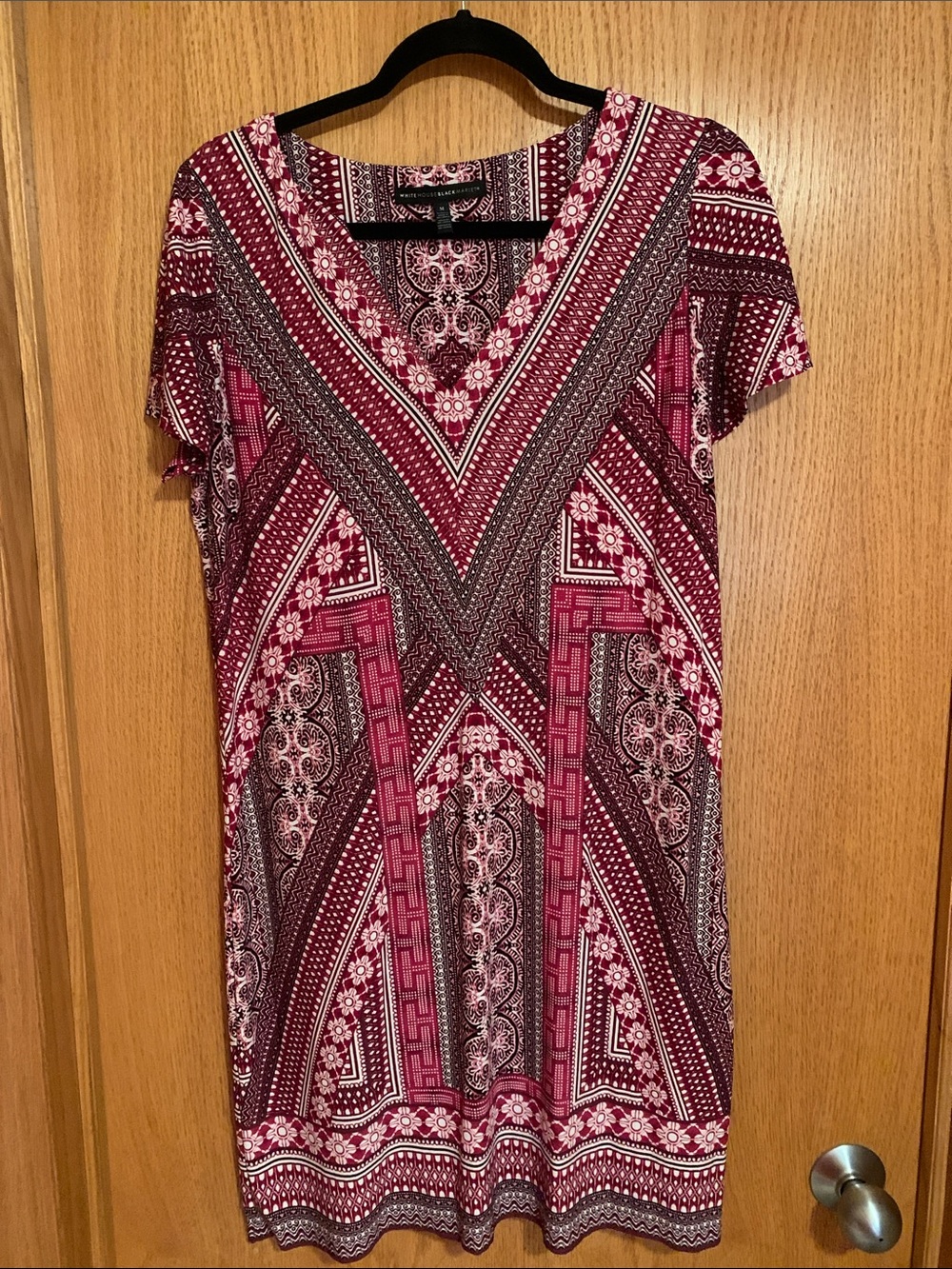 Women's V-Neck Short Sleeve Printed Tunic Top - Burgundy Pink